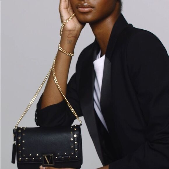 VICTORIA\'S SECRET
The Victoria Mini Shoulder Bag